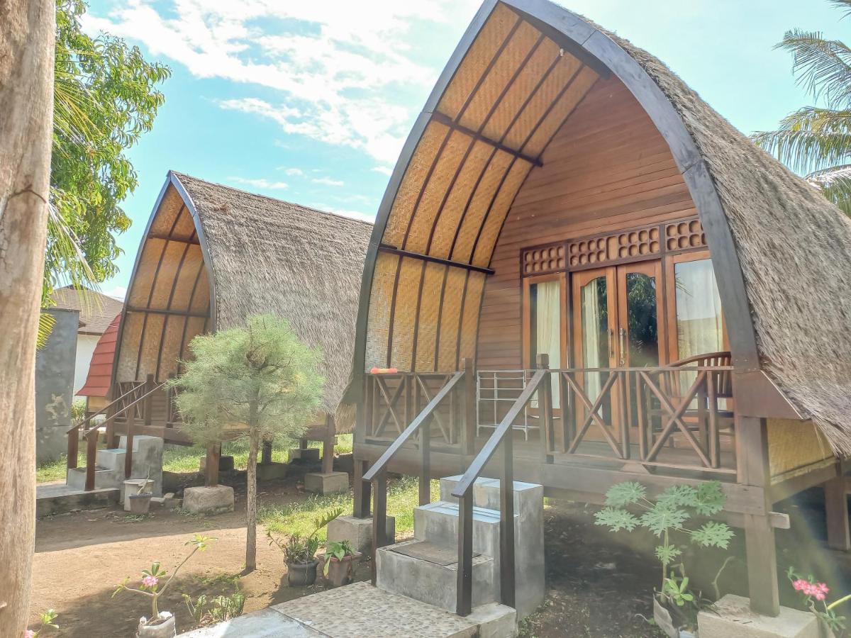Nusa Indah Bungalows Gili Air Buitenkant foto