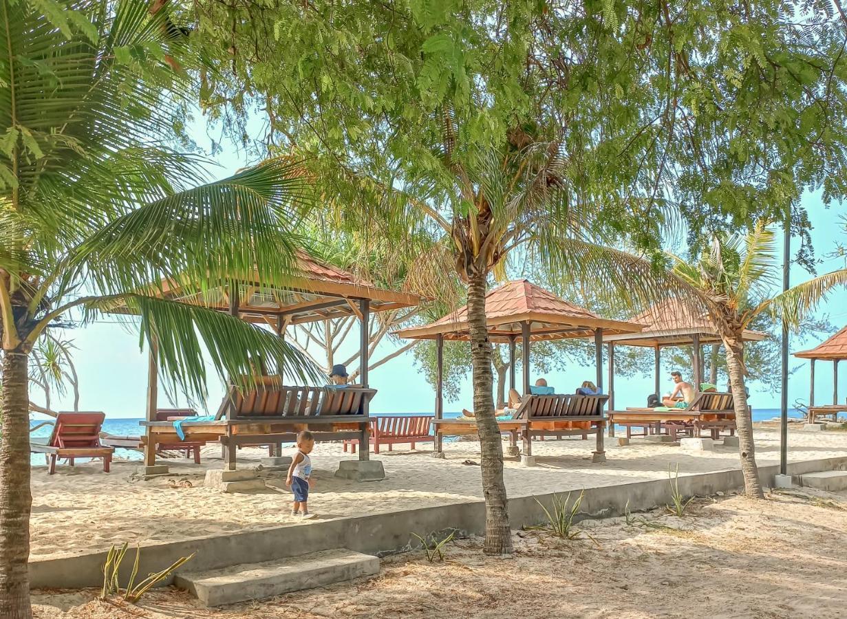 Nusa Indah Bungalows Gili Air Buitenkant foto