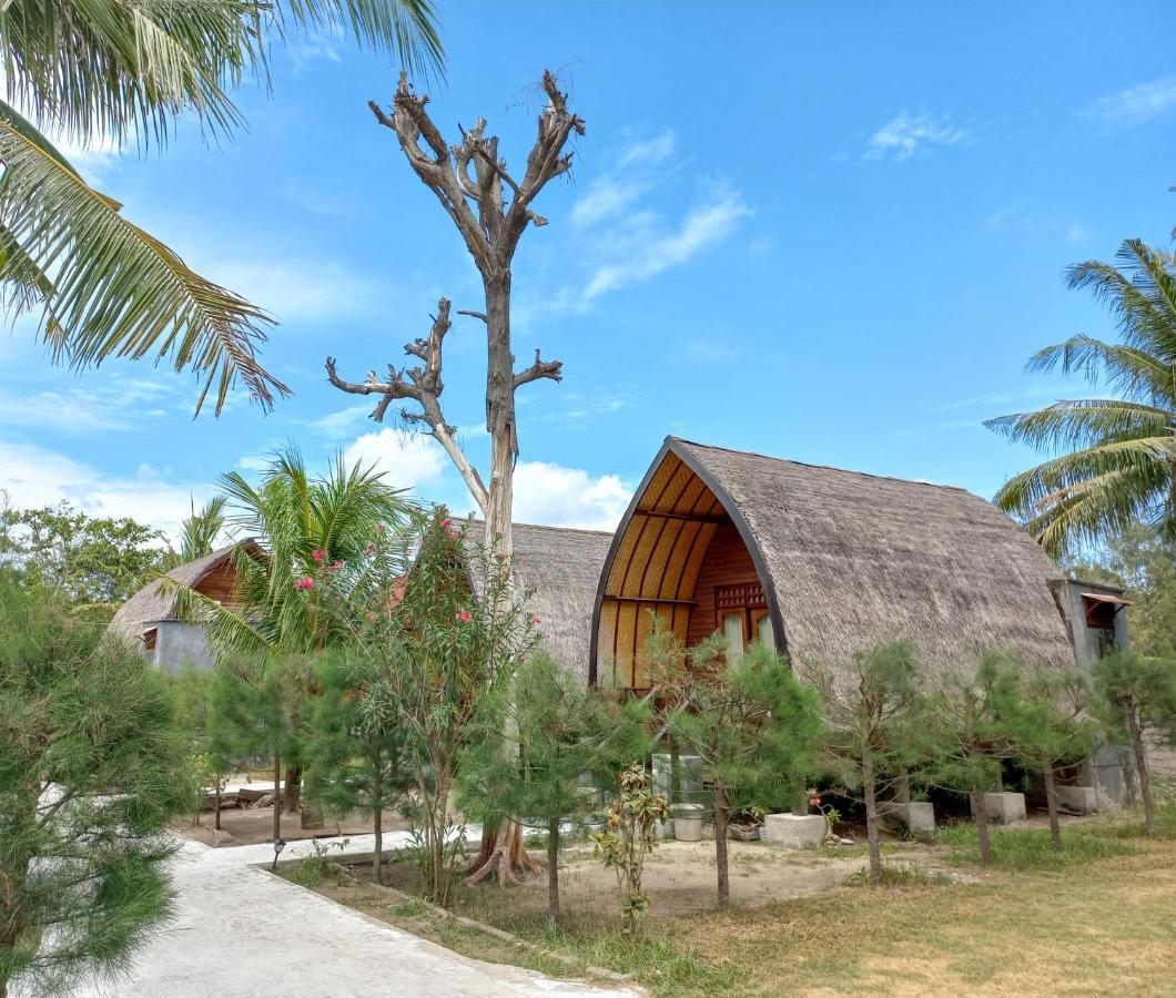 Nusa Indah Bungalows Gili Air Buitenkant foto