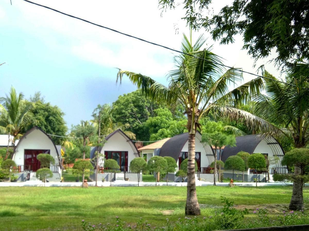 Nusa Indah Bungalows Gili Air Buitenkant foto